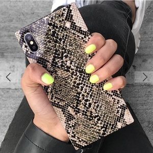 SOLD! iDecōz/Flaunt Square Phone Case